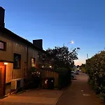 Modernt Boende, Fri Parkering & Bra Foerbindelser